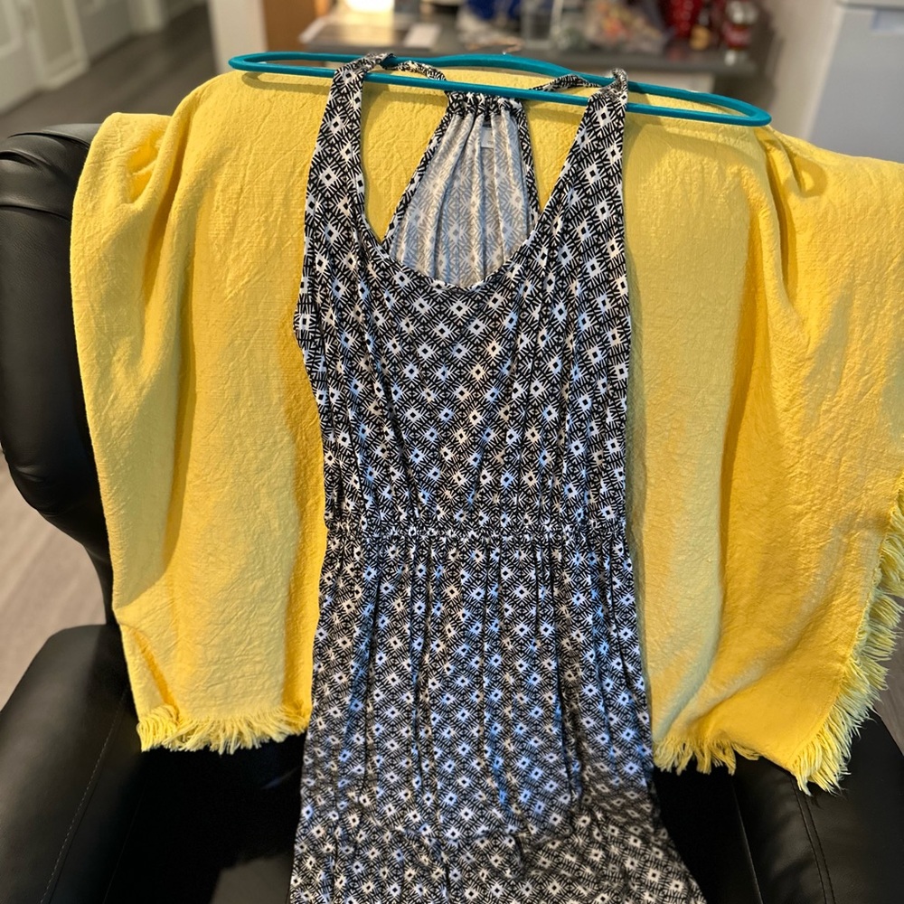 Old Navy Black and White Geometric Dress